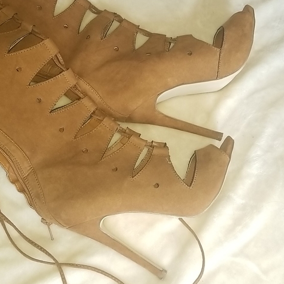 Just Fab heels - Picture 2 of 3